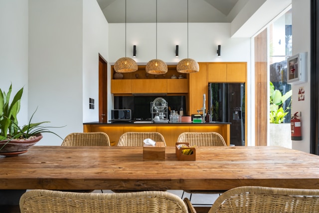 10+ Jenis Kayu untuk Furniture: Karakteristik, Kelebihan & Rekomendasi Terbaik