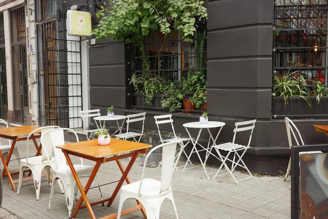 Tips Mengatur Ukuran Ruang di Cafe Outdoor