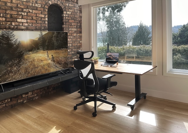 Butuh Desain Meja Kerja Custom untuk Kantor Anda, Yuk Pesan di Interiorruangan.com