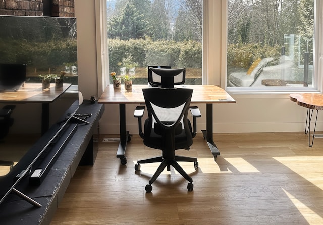 Ini Desain Meja Kerja Kantor Minimalis yang Bisa Jadi Inspirasi